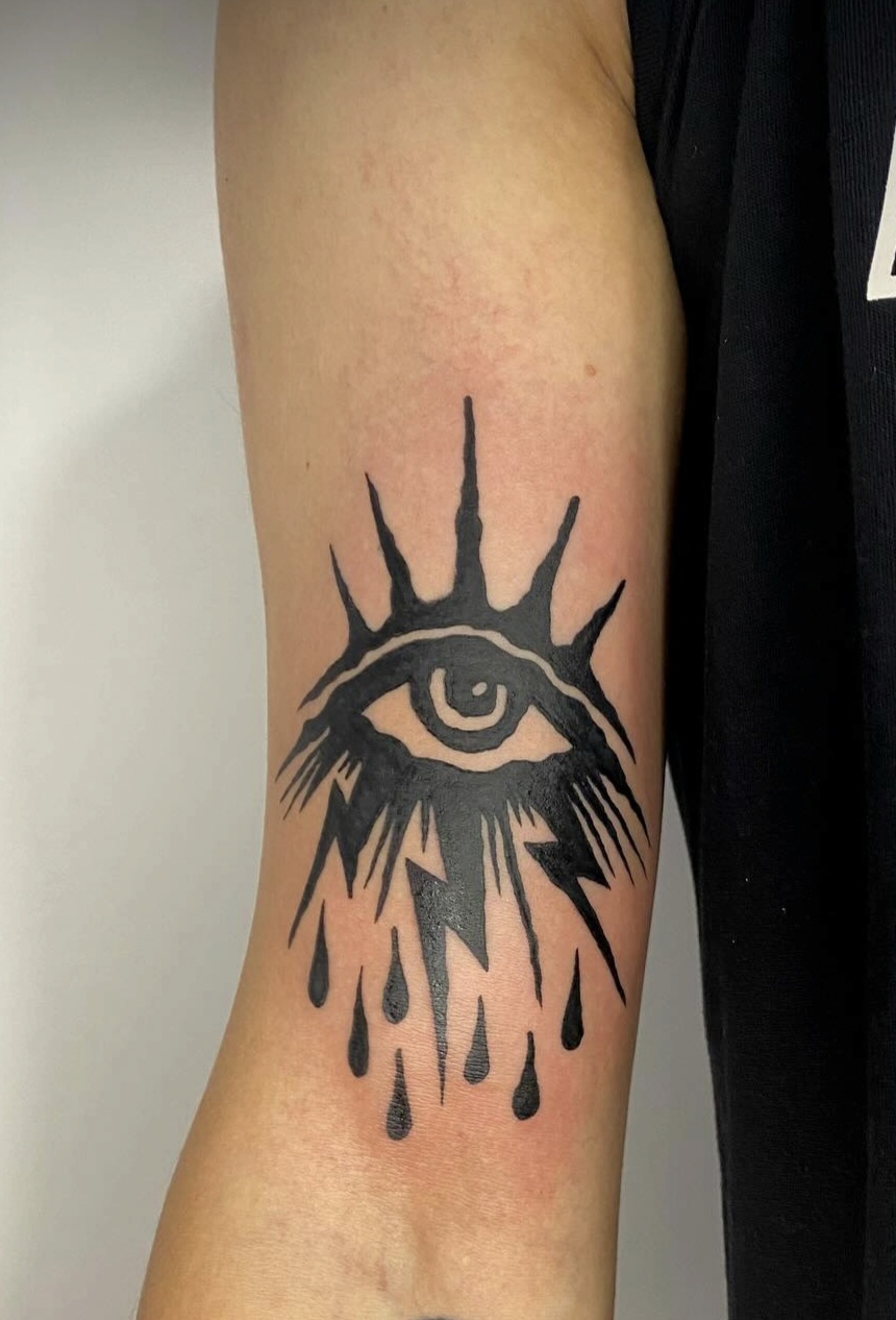Auge & Tränen – Blackwork; Artist-Zuordnung: Platzhalter